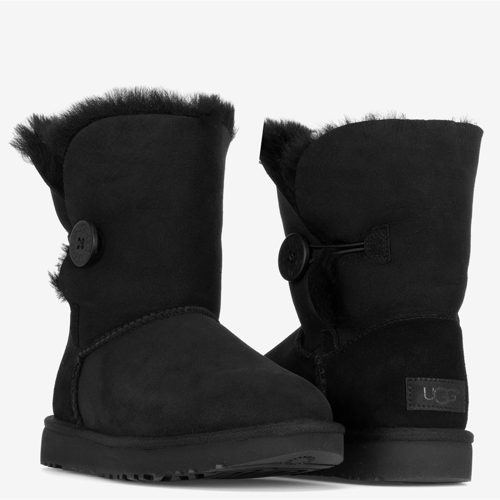 UGG Size 7 Black Bailey Button Boots